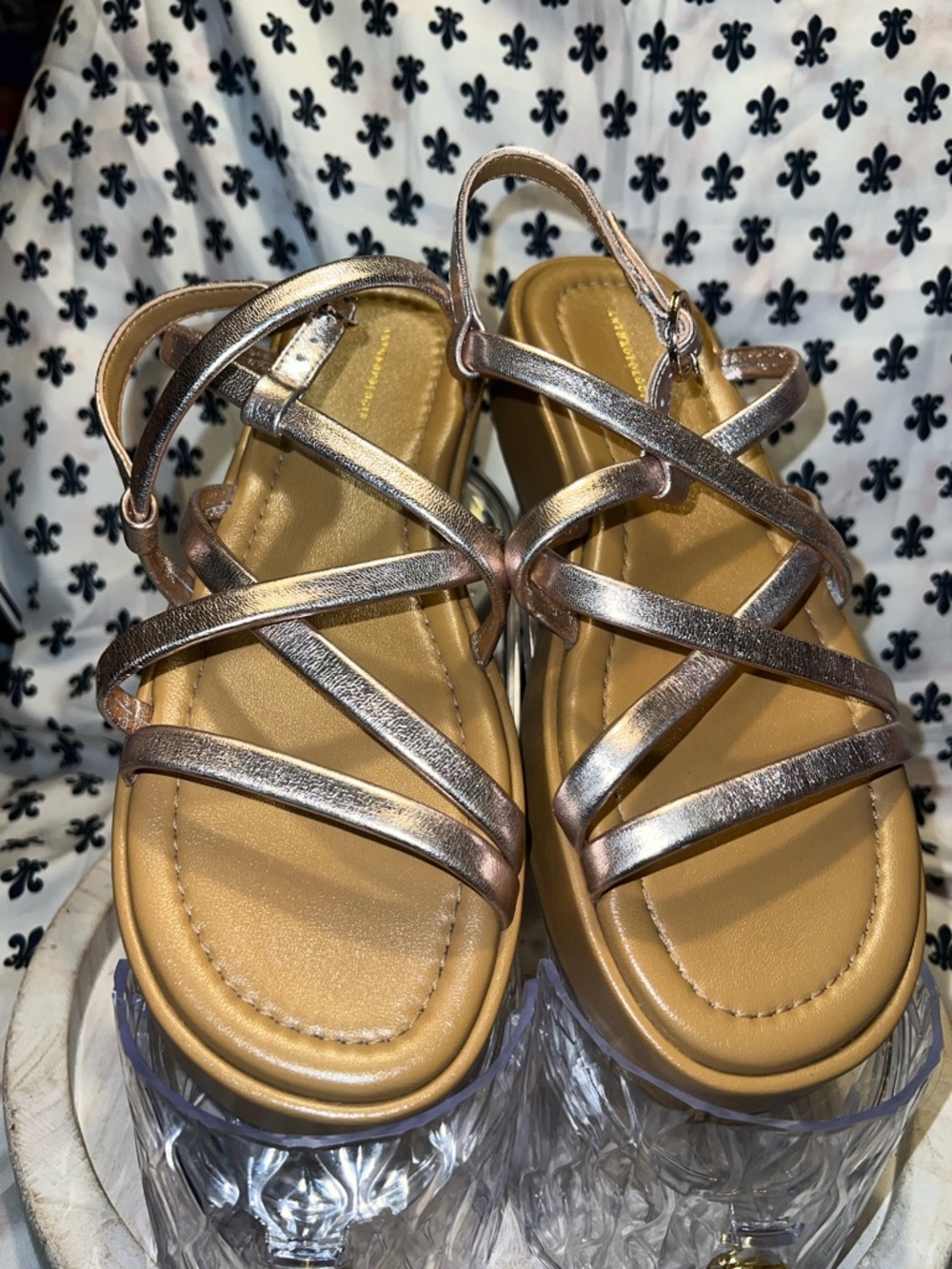 AnthropologyeWomen's Metallic Rose Gold Strappy Comfort Sandals